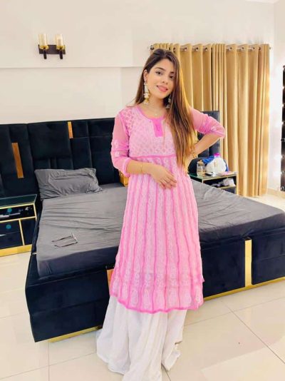Sahar brightening up the room in our Lucknowi Chikankari Kalidaar Pink