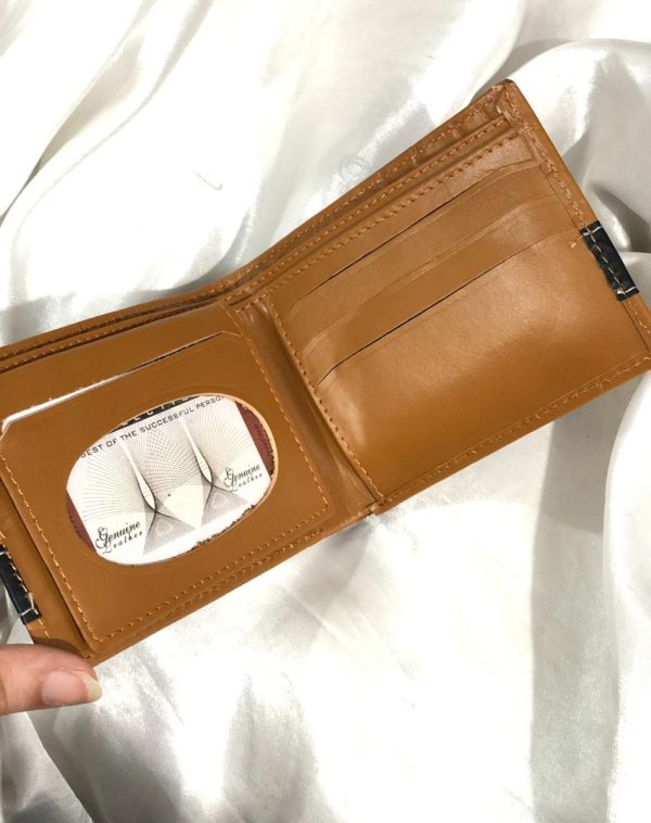 J's Store Crocodile Leather Wallet For Men in Camel. Here you can see the inside of the product with card slots that are evident right when you open the wallet, making it easy for you to reach out for the important cards or some receipt.