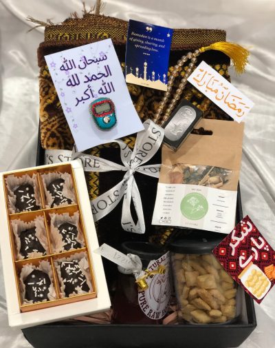 Ramadan Essence Box by J’s Store – Includes Janemaz, Digital Tasbeeh, Ittar, Organic Honey, Dates, and more. Order online in Pakistan.